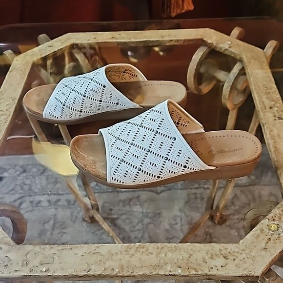 Baretraps White slide sandals size 6.5 - Picture 3 of 8